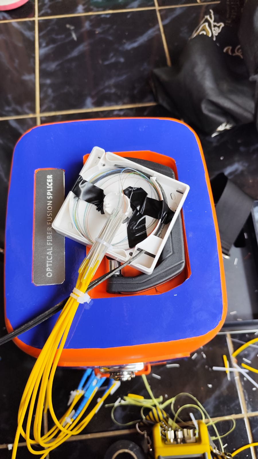 Penyambungan FO 6 core dengan splicer