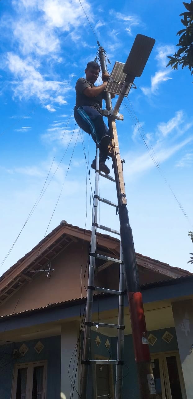 Pemasangan kabel jaringan