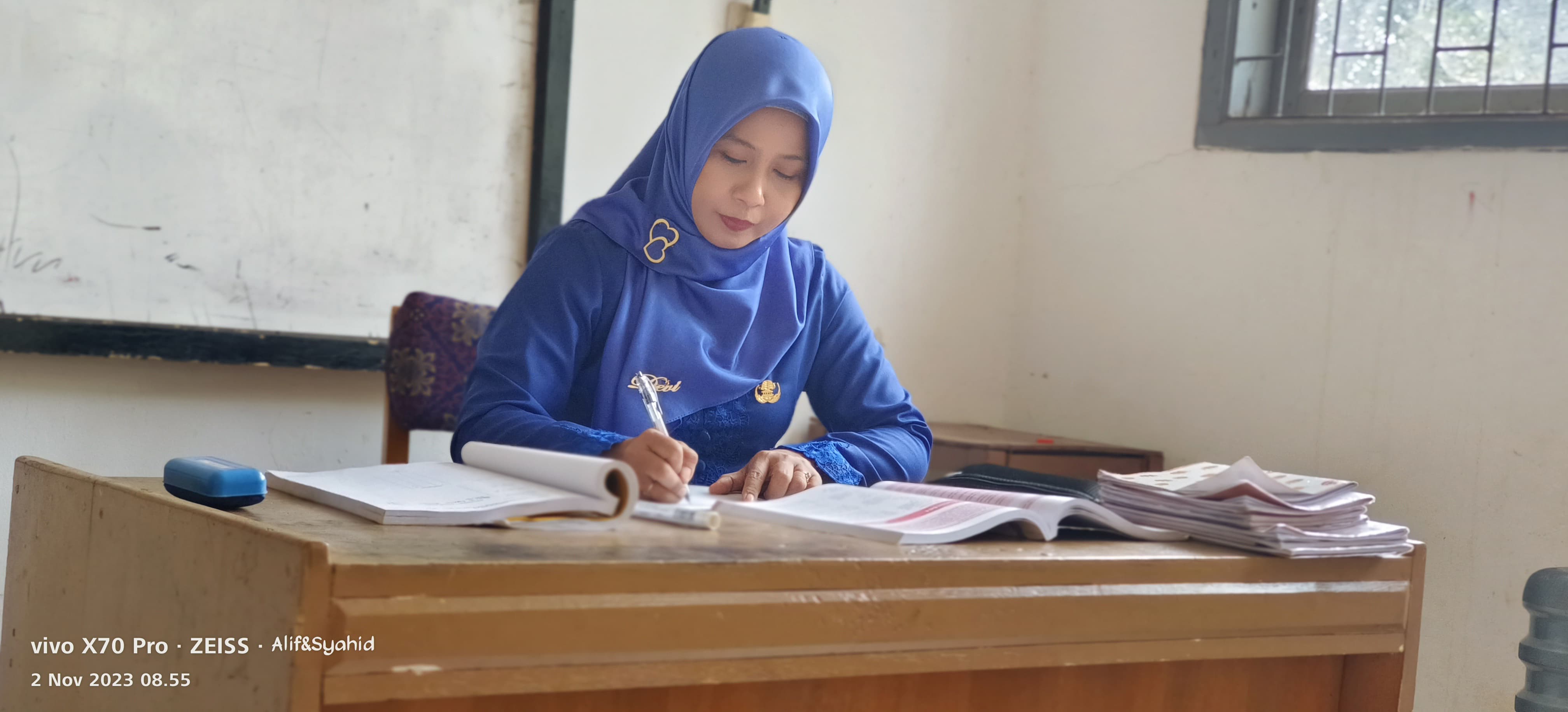 Devi Sylvia Setiawan, S.Pd.Kim.,Gr.,M.Pd.